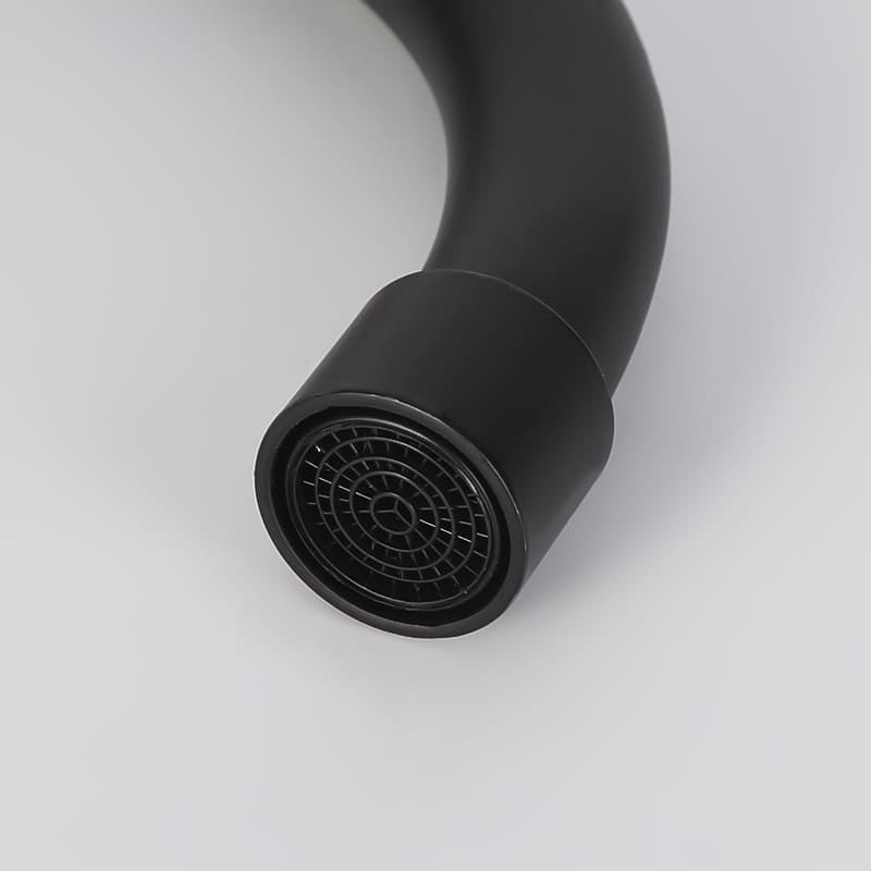 خرطوم صنبور عالمي ملون-48